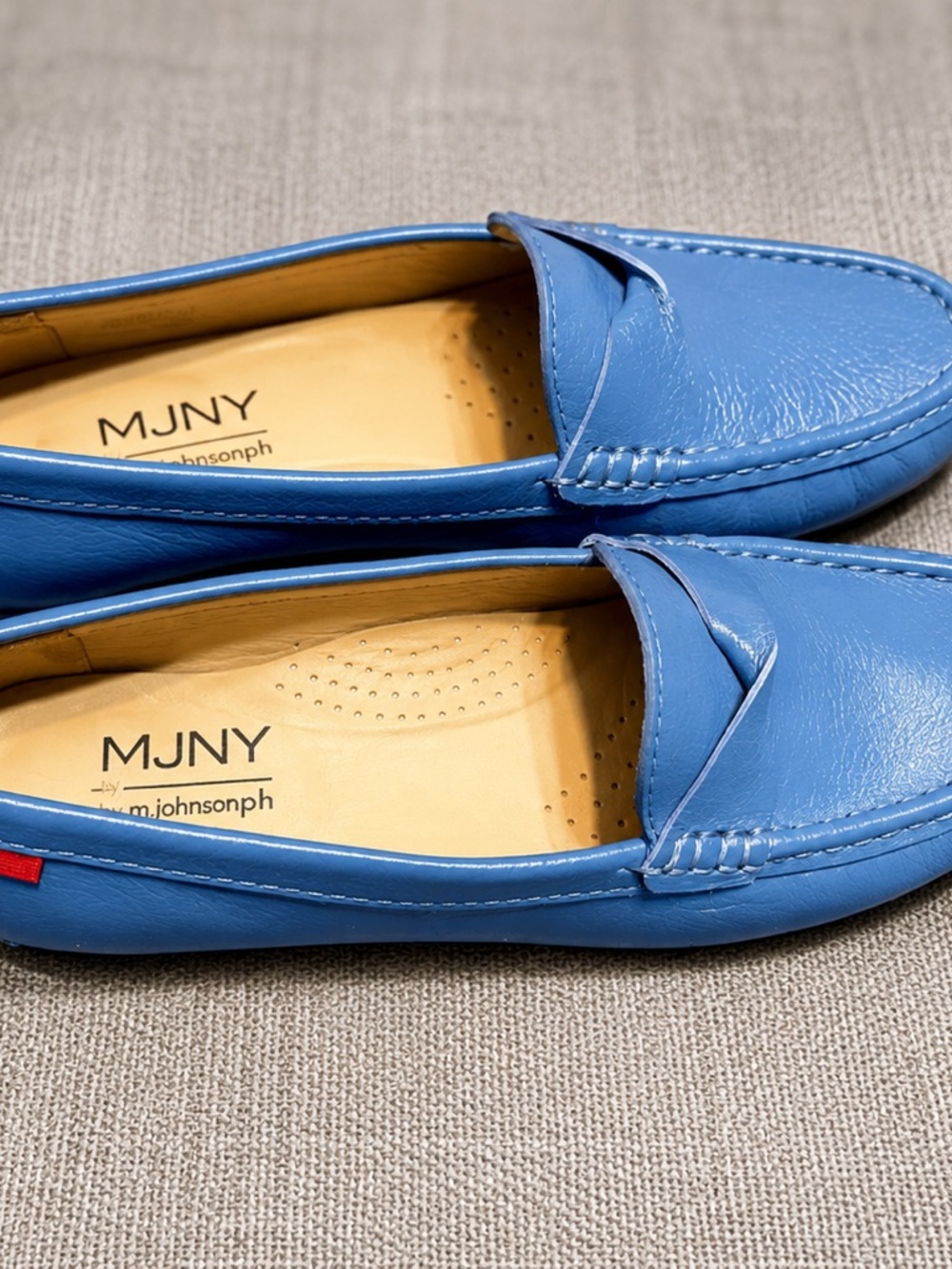 MJNY by marc joseph Women's Blue Leather Loafer Slip-On Round Toe Red Tab Flats